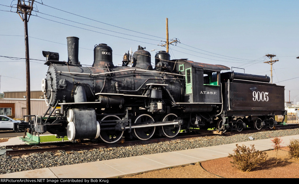 Bonus Steam alongside the Transcon:  ATSF 9005